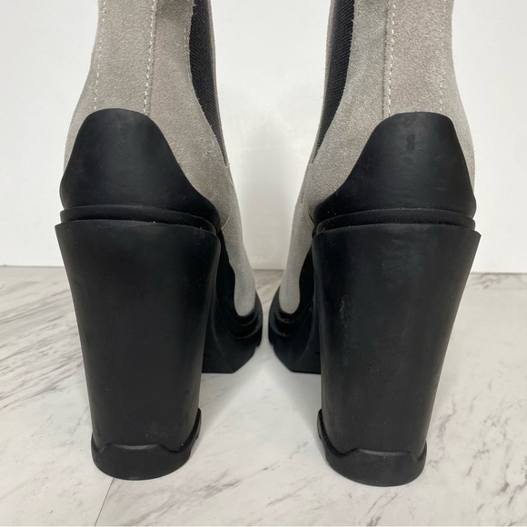 Marc Fisher Ramio Chelsea Gray Suede Heeled Chelsea Boot 7M - Picture 4 of 14